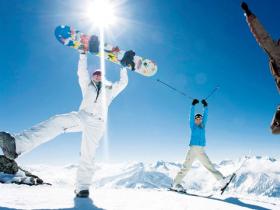 滑雪穿什么衣服合适 滑雪时需要准备哪些东西