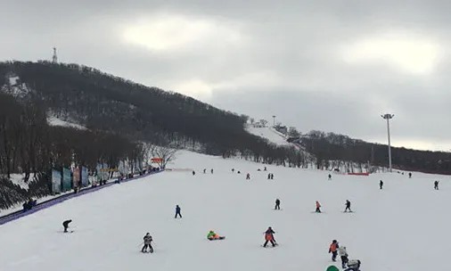长春庙香山温泉滑雪度假村
